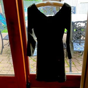 Really cute off the shoulder dress size XS